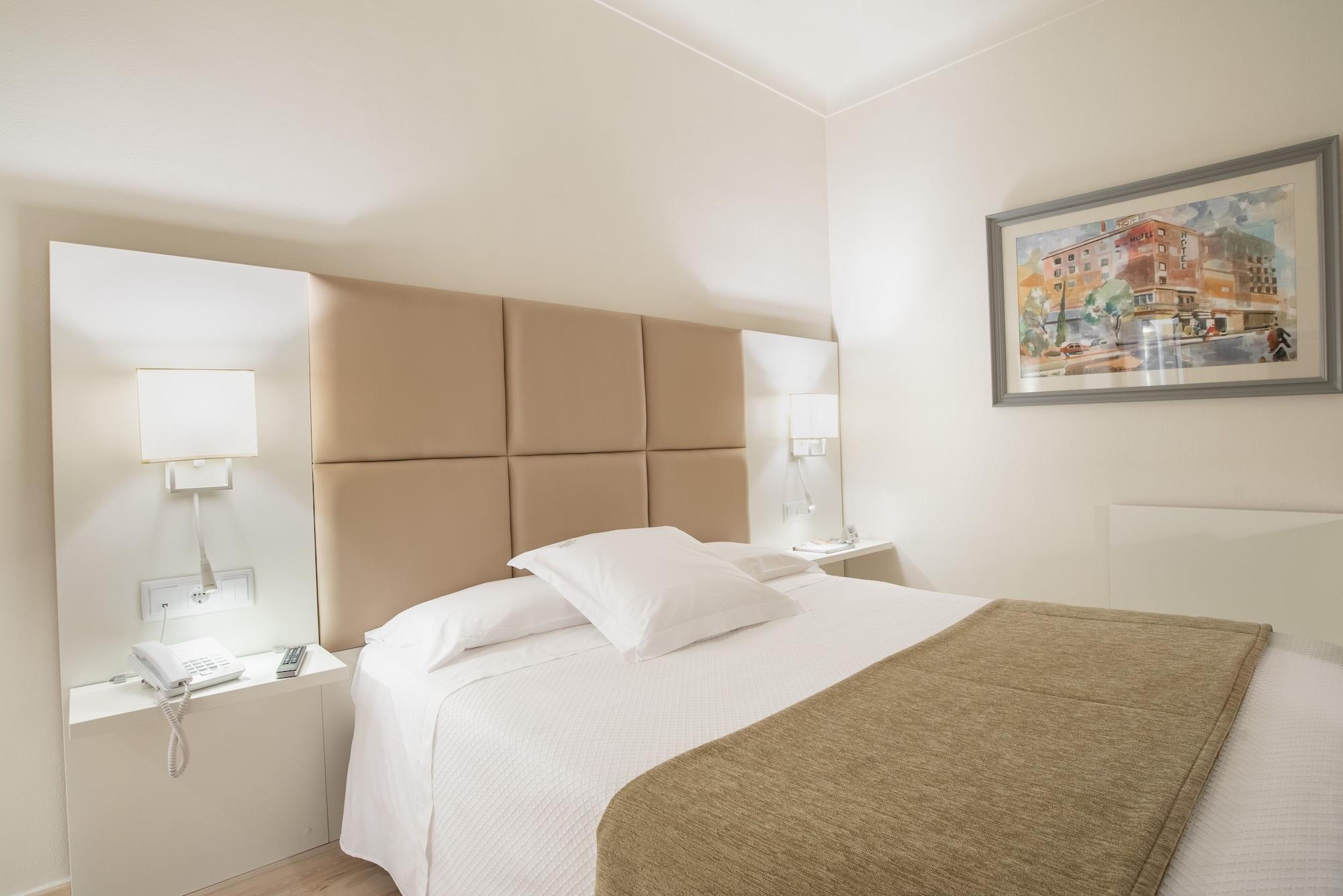 Hotel Pirineos Figueres By Pierre & Vacances Esterno foto