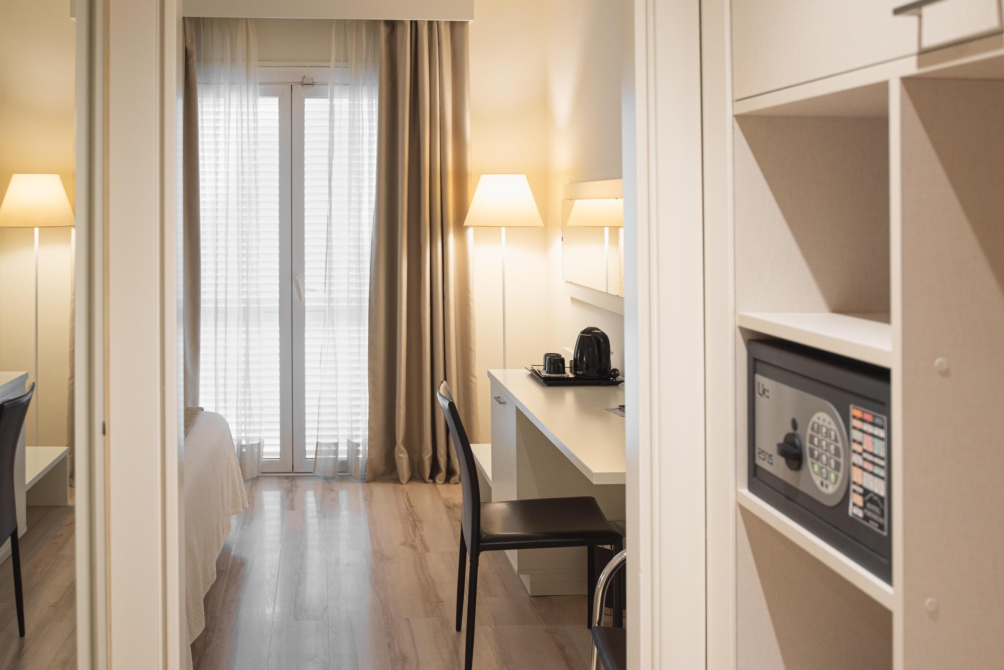 Hotel Pirineos Figueres By Pierre & Vacances Esterno foto