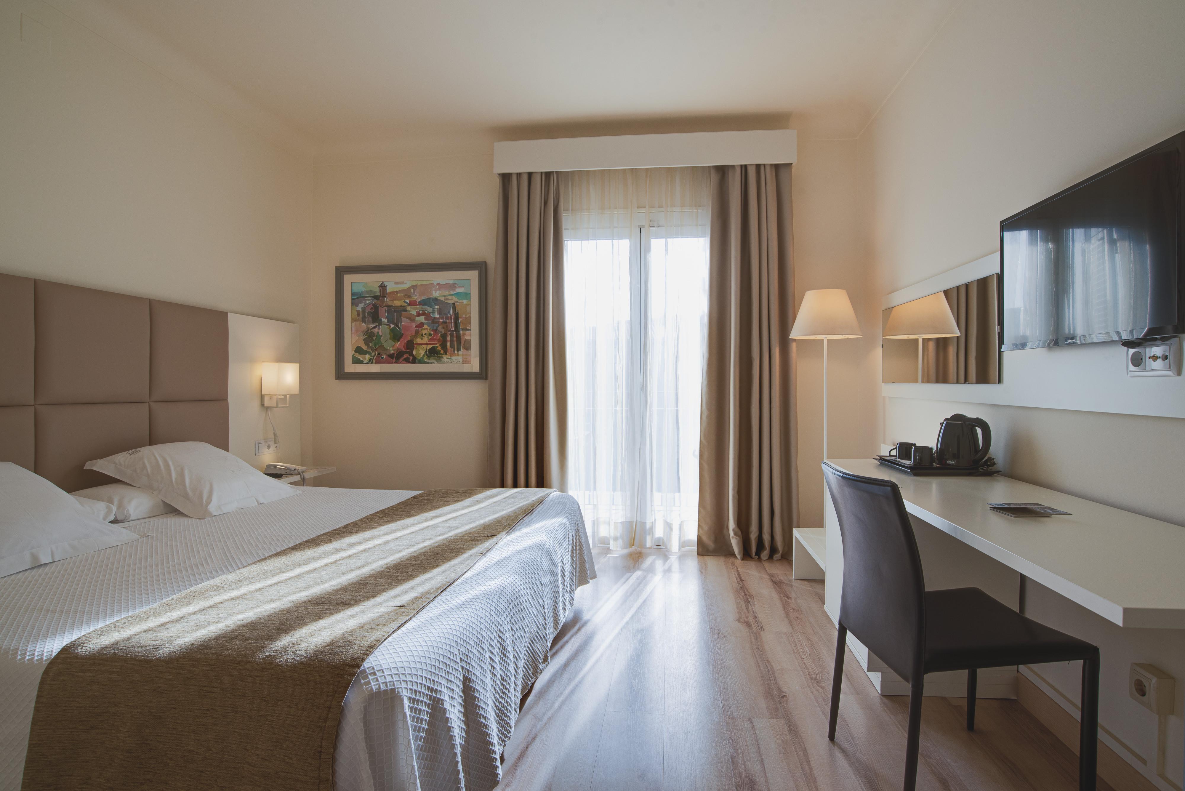 Hotel Pirineos Figueres By Pierre & Vacances Esterno foto