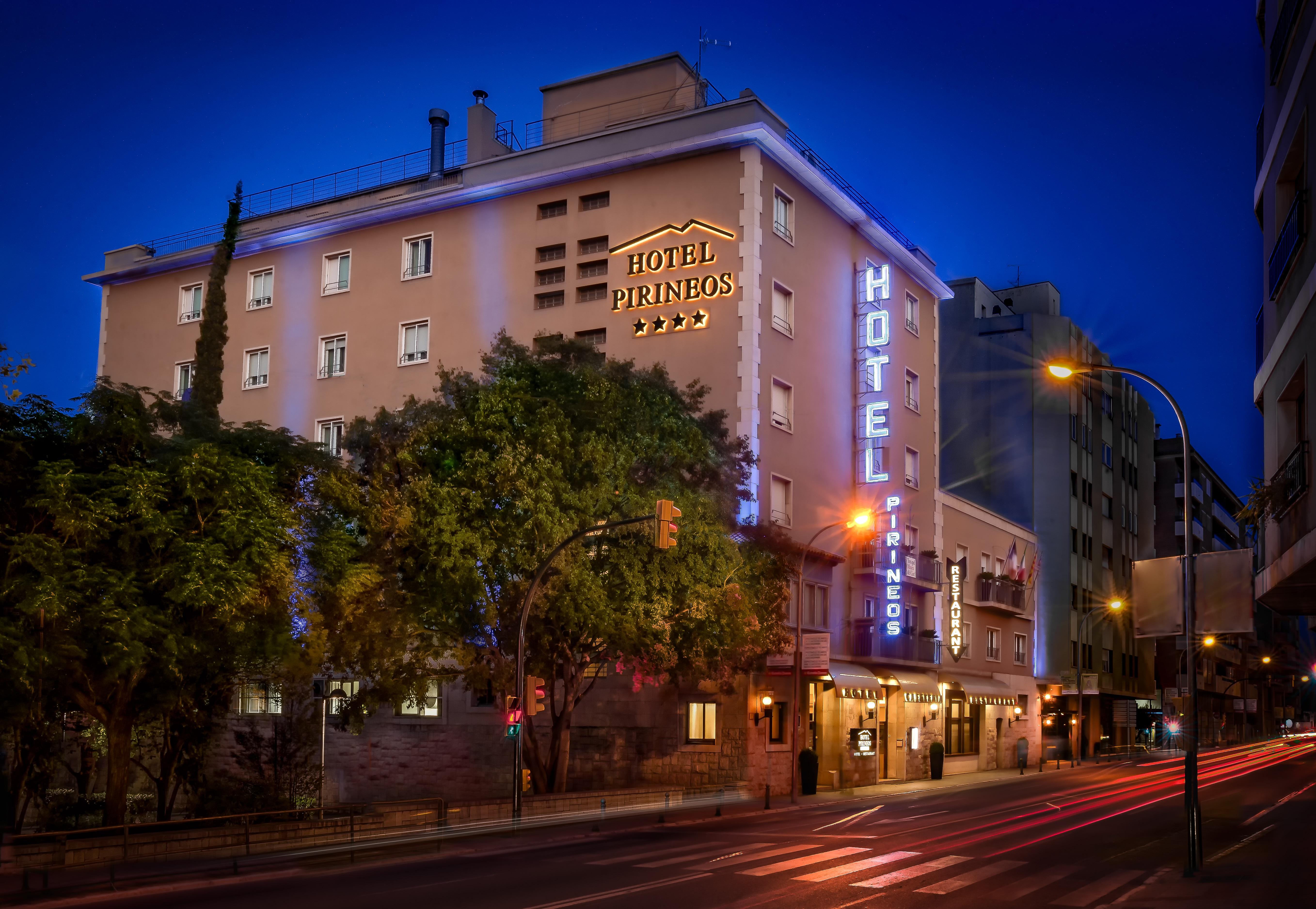 Hotel Pirineos Figueres By Pierre & Vacances Esterno foto