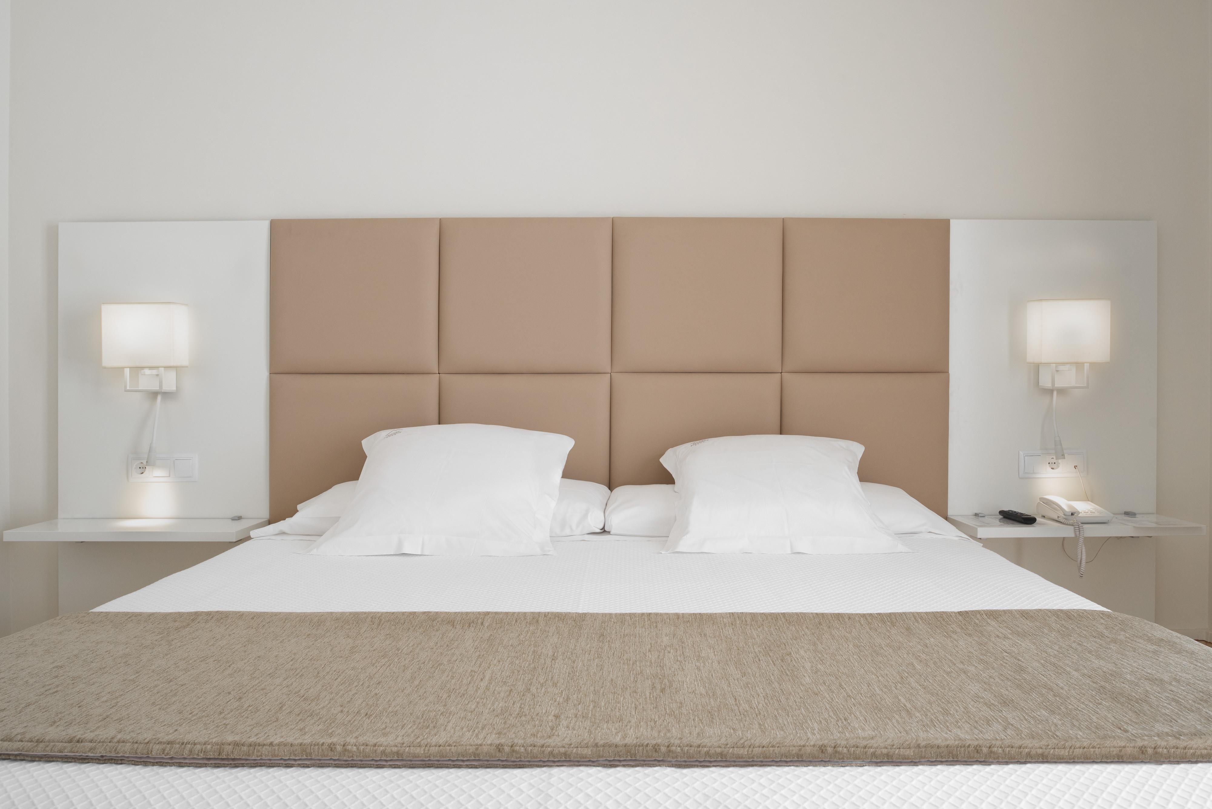 Hotel Pirineos Figueres By Pierre & Vacances Esterno foto