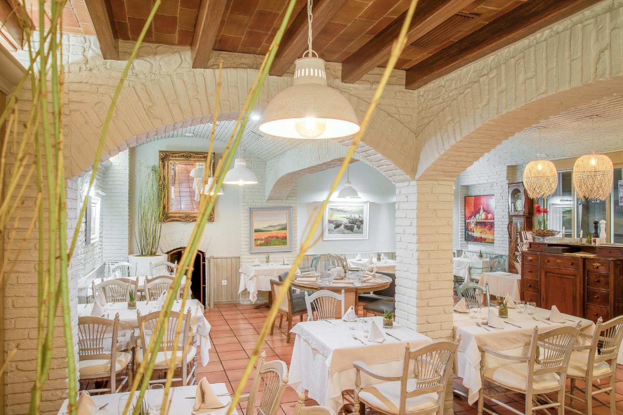 Hotel Pirineos Figueres By Pierre & Vacances Esterno foto