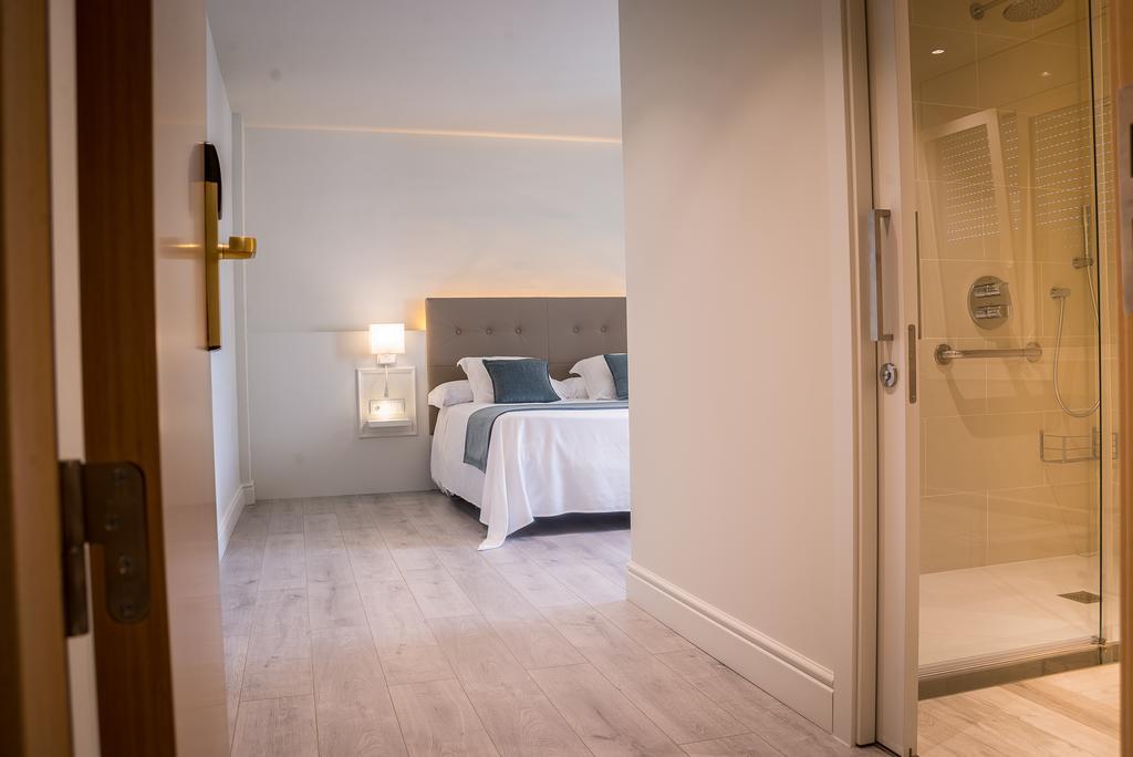 Hotel Pirineos Figueres By Pierre & Vacances Esterno foto
